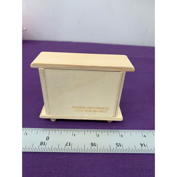 Greenbrier International, Inc. Wooden Bed Right White Checkered Wooden Dresser 2 - Picture 4 of 13